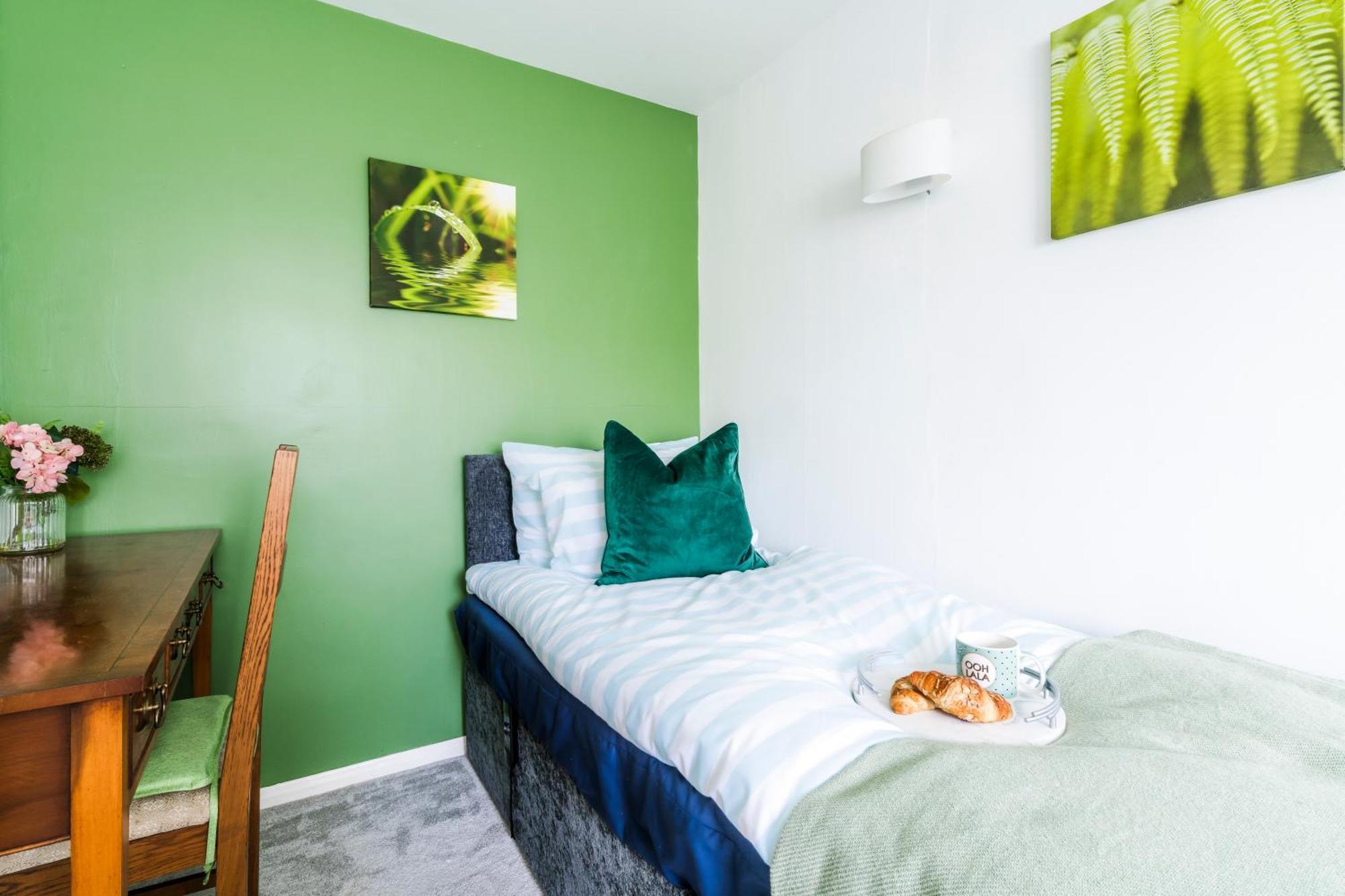 Leicester Oadby 4 Bed Home, 8 Guests, Park 5 Cars Eksteriør billede